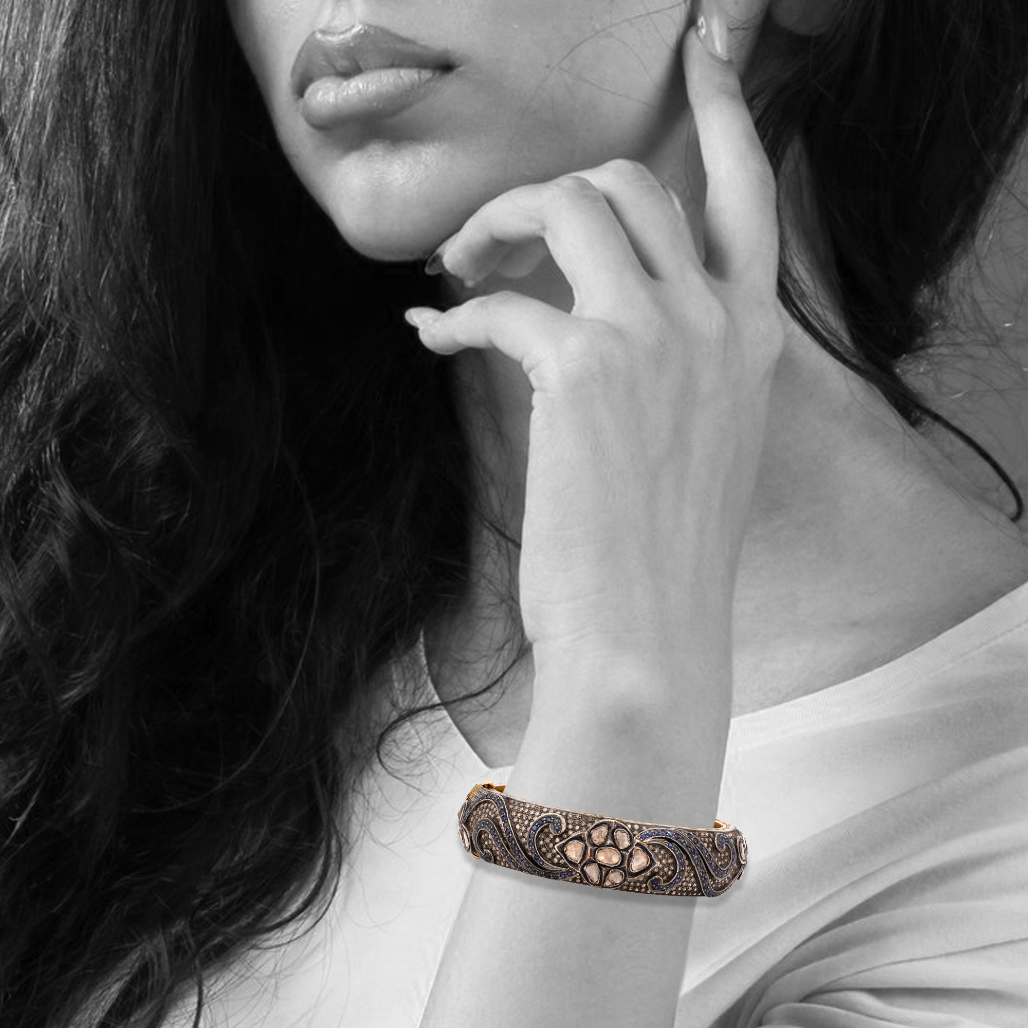 Antique Black Polki Bangle with Blue Sapphire Waves